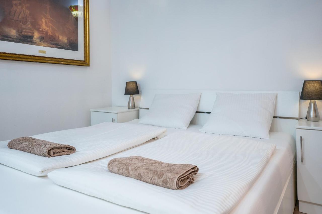 Valletta Main Street Apartment Deluxe Ngoại thất bức ảnh